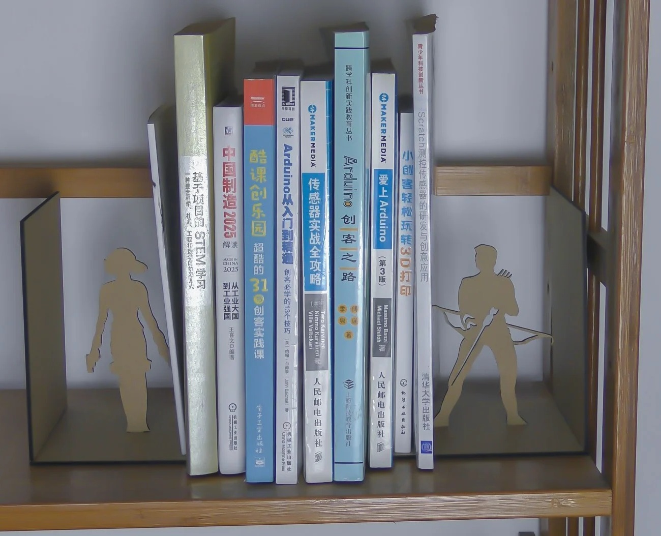 Marvel Superhero Bookend Book Stand For Laser Cutting Free DXF File
